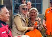 Bupati Pangandaran Gerak Cepat Tinjau Rumah Warga Terdampak Angin Kencang di Padaherang, Serahkan Santunan