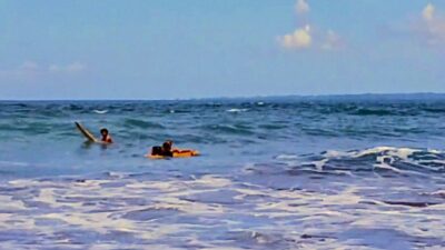 Wisatawan Mulai Padati Pantai Barat Pangandaran, Tiga Orang Terseret Arus di Hari Pertama Libur Lebaran 2026