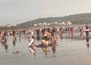 Pantai Pangandaran Mendadak Membludak pada Libur Jumat Agung