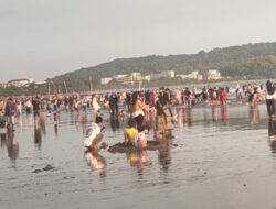 Pantai Pangandaran Mendadak Membludak pada Libur Jumat Agung