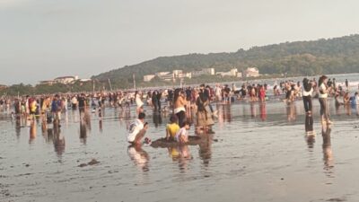 Pantai Pangandaran Mendadak Membludak pada Libur Jumat Agung