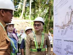 Pangandaran Kebut Infrastruktur, Bupati Pantau Langsung Jembatan Penghubung 2 Kecamatan di Putrapinggan