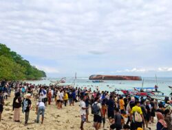 Libur Panjang, Pantai Pasir Putih Pangandaran Dipadati Wisatawan, Penyewaan Alat Snorkeling Kebanjiran Rezeki