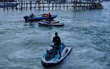 Liburan Sekolah, Wisatawan Serbu Wahana Water Sport Pantai Timur Pangandaran untuk Uji Adrenalin