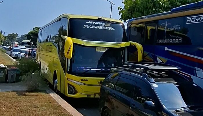 Libur Sekolah, Wisata Pangandaran Membludak, Rekayasa Lalu Lintas Diterapkan untuk Urai Kepadatan