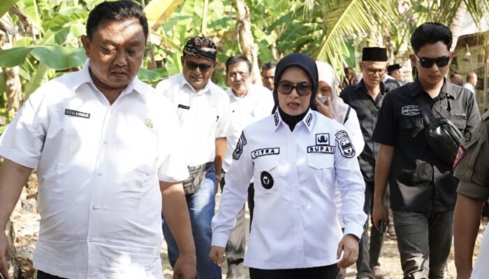 Respons Cepat Bencana Puting Beliung, Bupati Pangandaran Tinjau Warga Terdampak di Mangunjaya