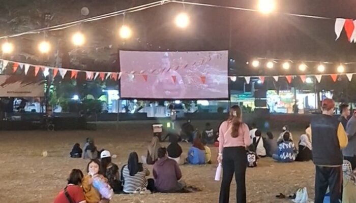Suasana Nostalgia dan Kebersamaan Warnai Kemeriahan Extra Merdeka di Alun-Alun Parigi